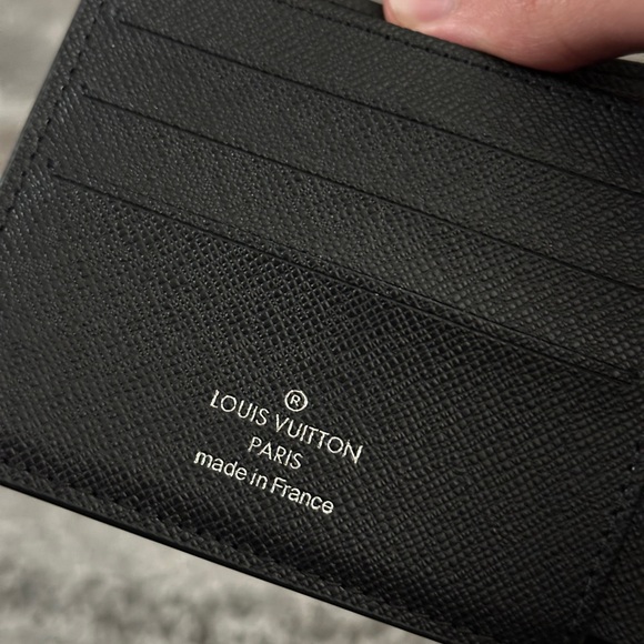 Louis Vuitton Black Bifold Mens Wallet - Picture 5 of 6